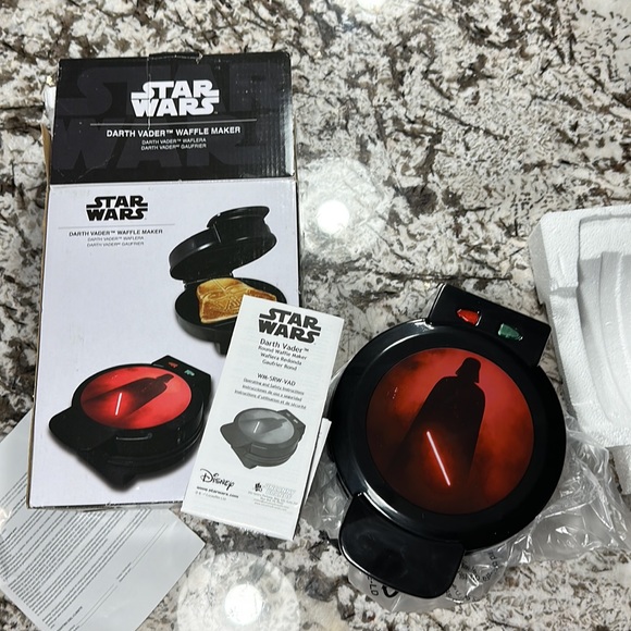 Darth Vader waffle maker - Picture 2 of 7